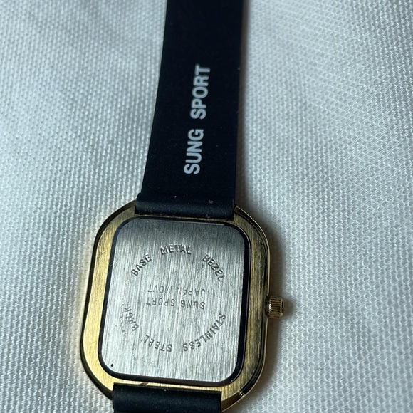 New Vintage Sung Sport Women’s Watch Gold/Black - Picture 3 of 7